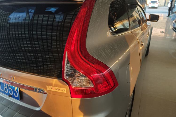Used Volvo XC60 2015 T5 Smart Upgrade Model Exterior 6