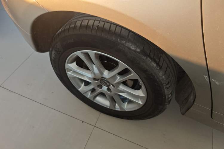 Used Volvo XC60 2015 T5 Smart Upgrade Model Exterior 8