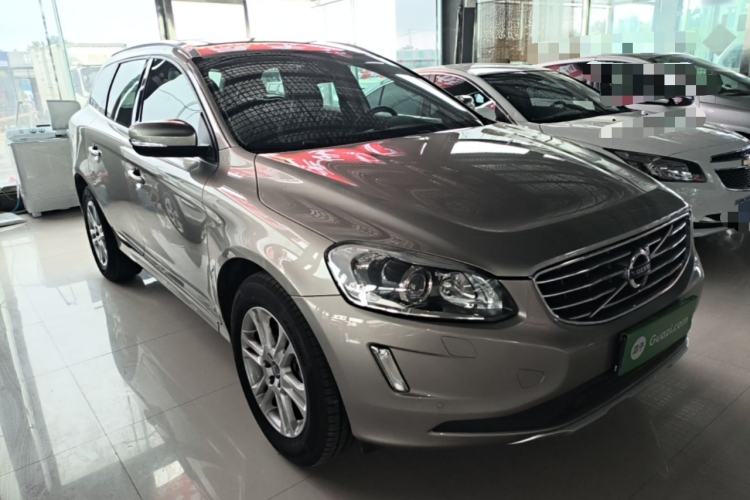 Used Volvo XC60 2015 T5 Smart Upgrade Model Front Right 45 Deg