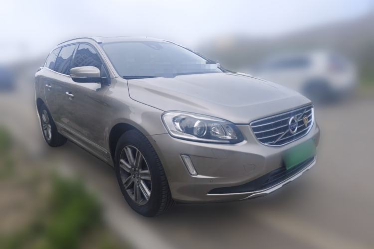 Used Volvo XC60 2015 T5 Smart Upgrade Model Front Right 45 Deg