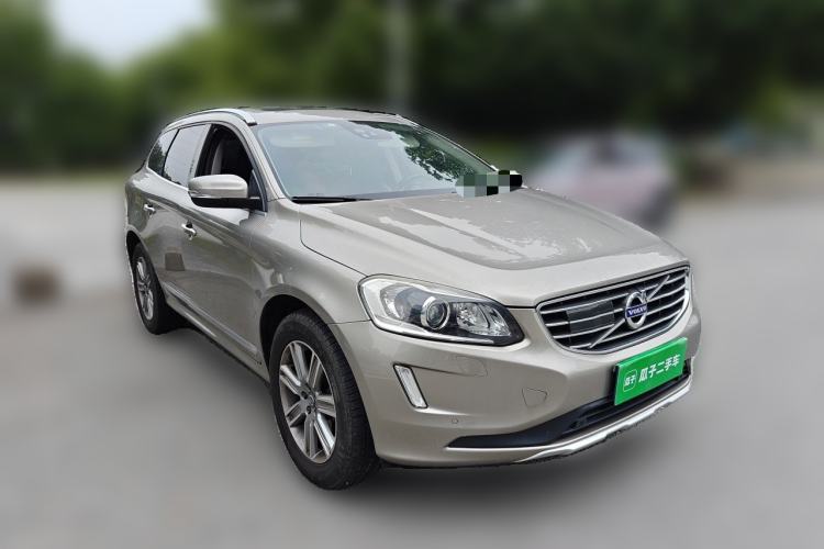 Used Volvo XC60 2015 T5 AWD Zhiyuan Edition Front Right 45 Deg