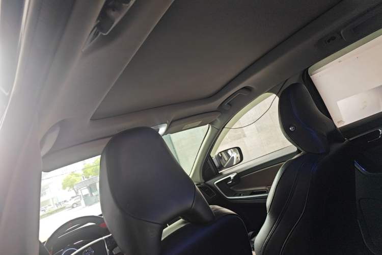 Used Volvo XC60 2015 T5 Smart Upgrade Model Headliner