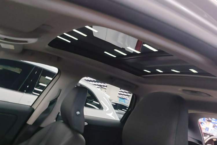 Used Volvo XC60 2015 T5 Smart Upgrade Model Headliner