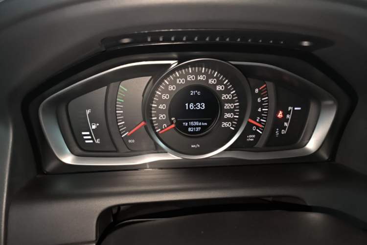Used Volvo XC60 2015 T5 Smart Upgrade Model Instrument Cluster