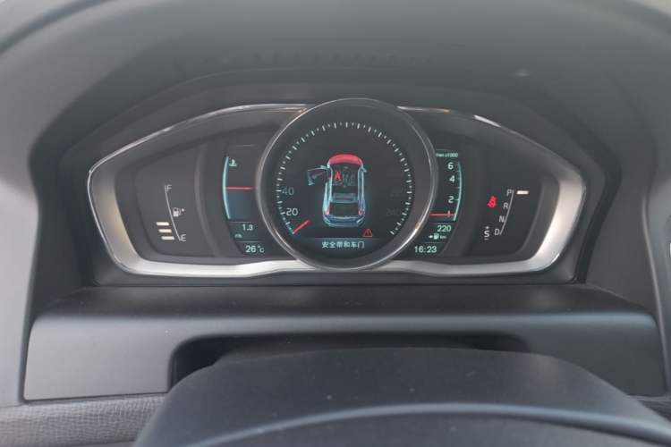 Used Volvo XC60 2015 T5 Zhiya Edition Instrument Cluster