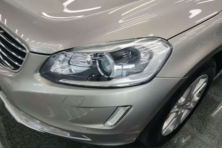 Used Volvo XC60 2015 T5 Smart Upgrade Model Left Front Headlight
