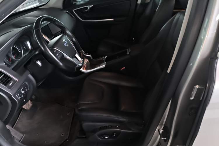 Used Volvo XC60 2015 T5 Smart Upgrade Model Left Front Seat
