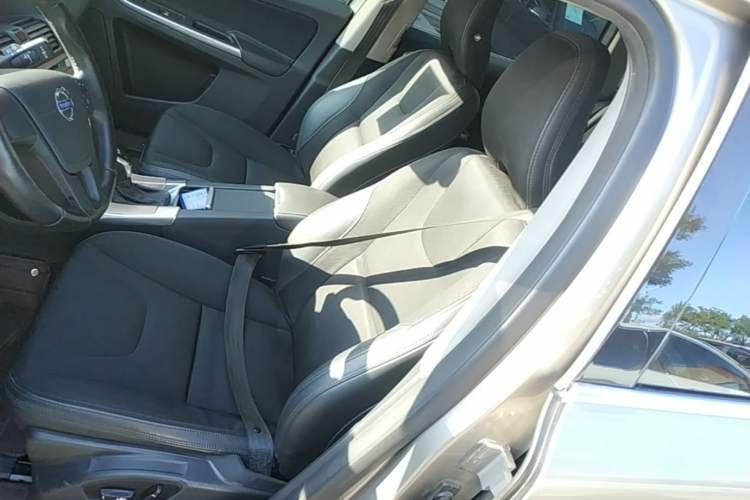 Used Volvo XC60 2015 T5 Smart Edition Left Front Seat