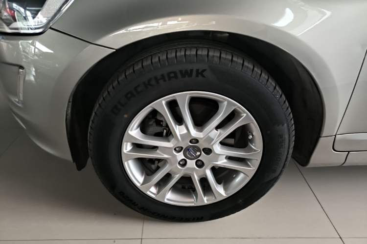 Used Volvo XC60 2015 T5 Smart Upgrade Model Left Front Wheel Hub