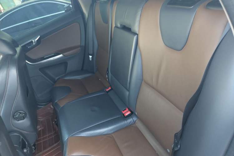 Used Volvo XC60 2015 T5 Zhiya Edition Left Rear Seat