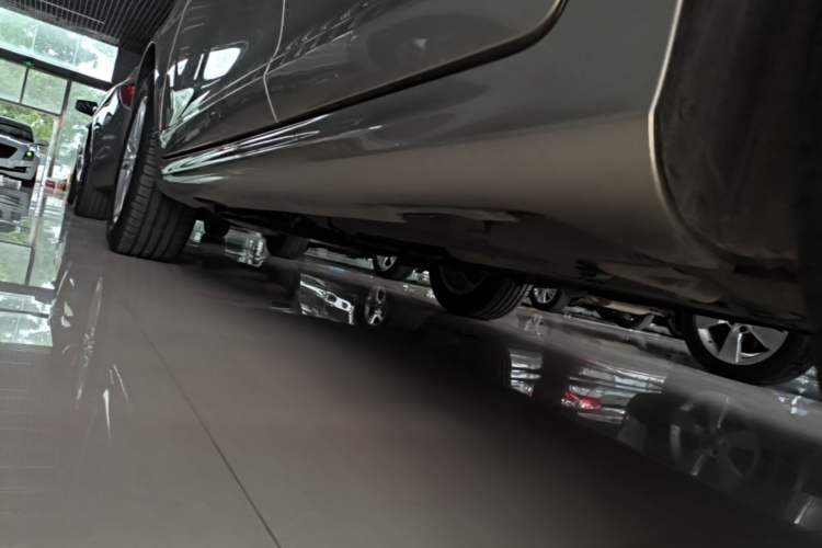 Used Volvo XC60 2015 T5 Smart Upgrade Model Left Side Sill