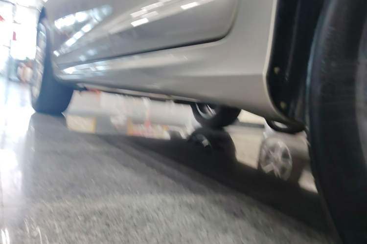 Used Volvo XC60 2015 T5 Smart Upgrade Model Left Side Sill