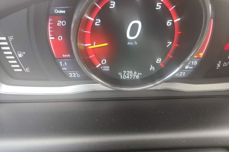 Used Volvo XC60 2015 T5 Smart Upgrade Model Odometer Close Up