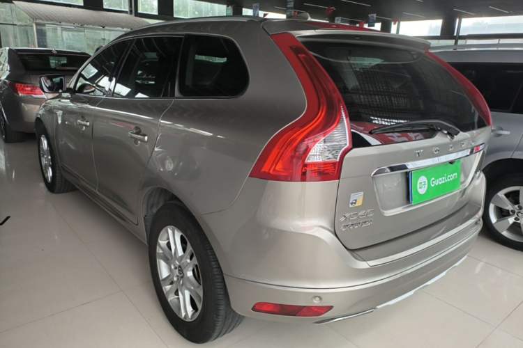 Used Volvo XC60 2015 T5 Smart Upgrade Model Rear Left 45 Deg