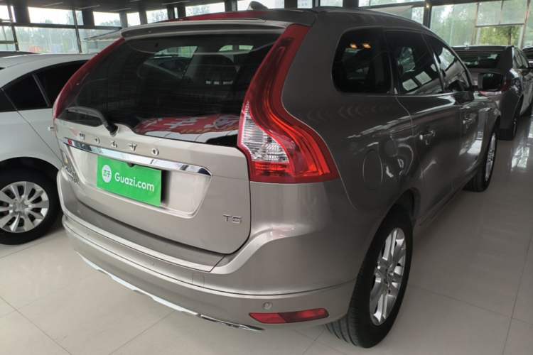 Used Volvo XC60 2015 T5 Smart Upgrade Model Rear Right 45 Deg