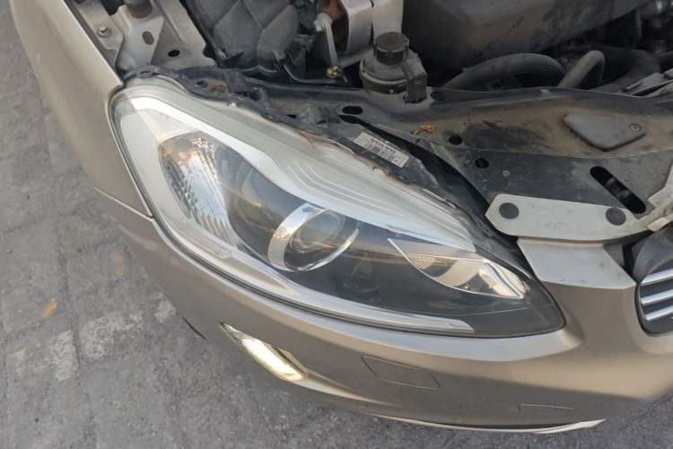 Used Volvo XC60 2015 T5 Zhiya Edition Right Front Headlight