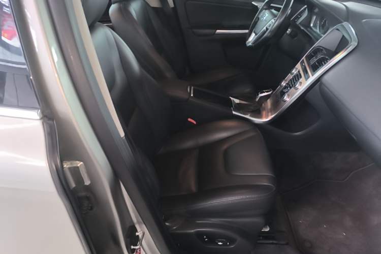 Used Volvo XC60 2015 T5 Smart Upgrade Model Right Front Seat