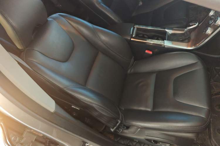 Used Volvo XC60 2015 T5 Smart Upgrade Model Right Front Seat
