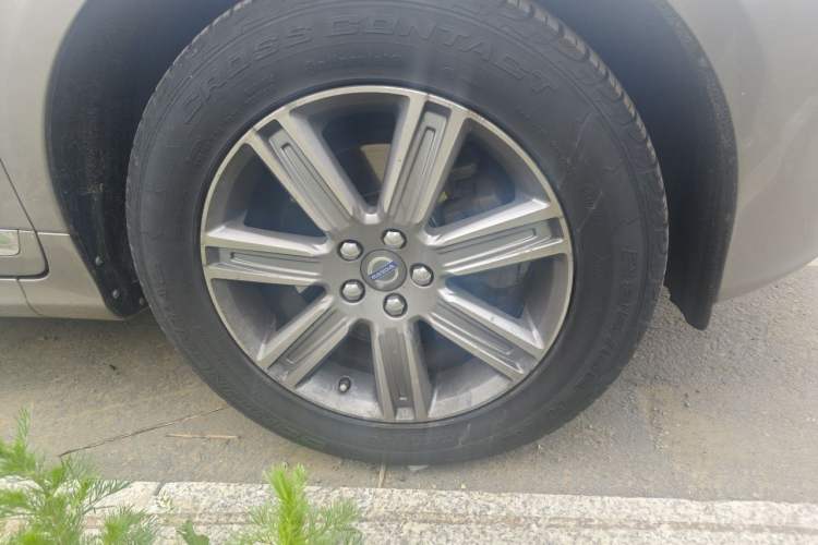 Used Volvo XC60 2015 T5 Smart Upgrade Model Right Front Wheel Hub