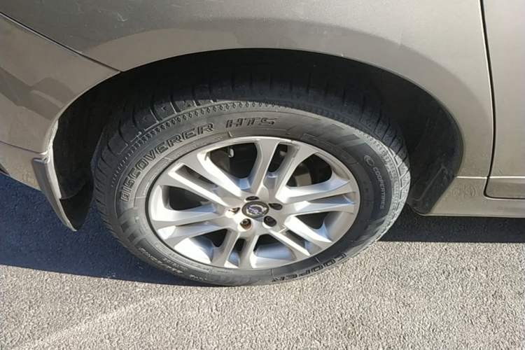 Used Volvo XC60 2015 T5 Smart Edition Right Rear Wheel Hub