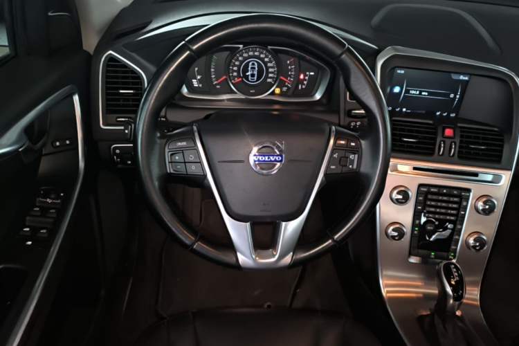 Used Volvo XC60 2015 T5 Smart Upgrade Model Steering Wheel