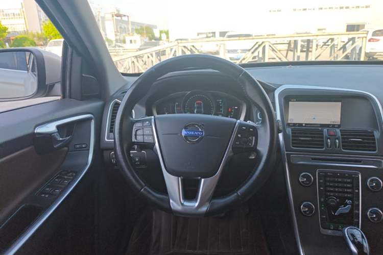 Used Volvo XC60 2015 T5 Zhiya Edition Steering Wheel