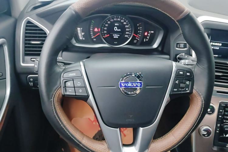 Used Volvo XC60 2015 T5 Smart Upgrade Model Steering Wheel