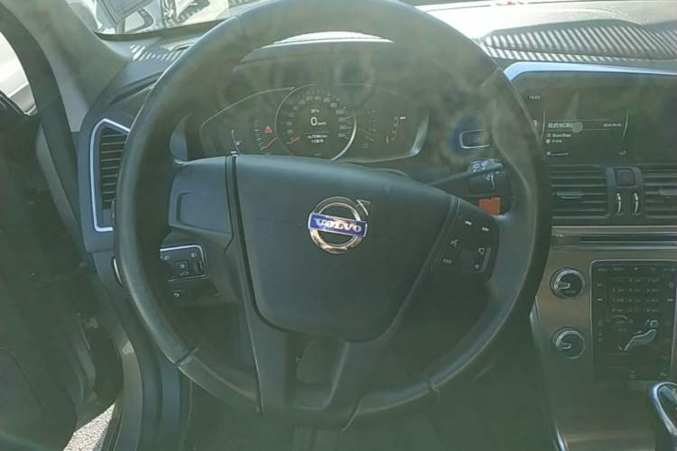 Used Volvo XC60 2015 T5 Smart Edition Steering Wheel