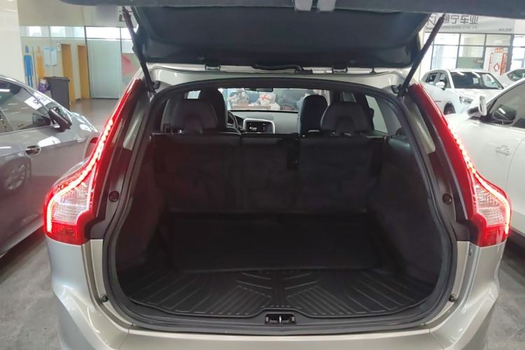 Used Volvo XC60 2015 T5 Smart Upgrade Model Trunk