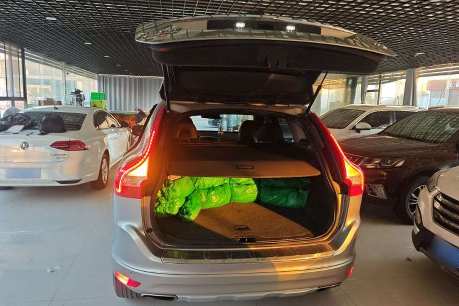 Used Volvo XC60 2015 T5 Smart Upgrade Model Trunk