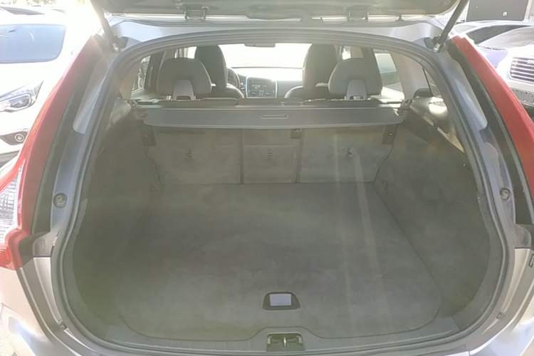 Used Volvo XC60 2015 T5 Smart Edition Trunk