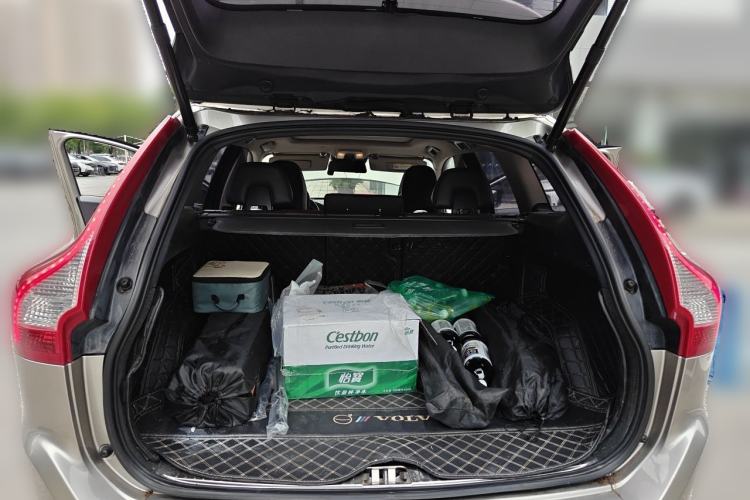 Used Volvo XC60 2015 T5 AWD Zhiyuan Edition Trunk