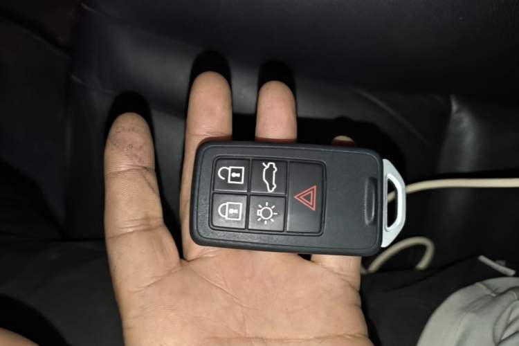 Used Volvo XC60 2015 T5 Smart Upgrade Model Vehicle Key