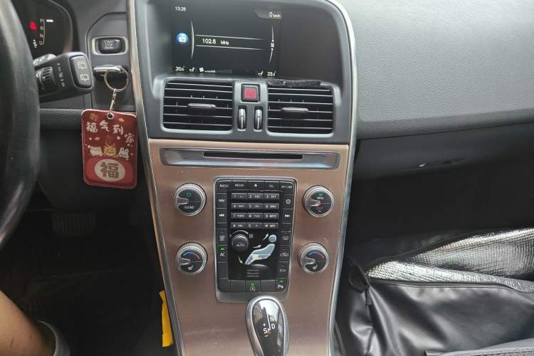 Used Volvo XC60 2015 T5 Smart Upgrade Model Audio And AC Panel