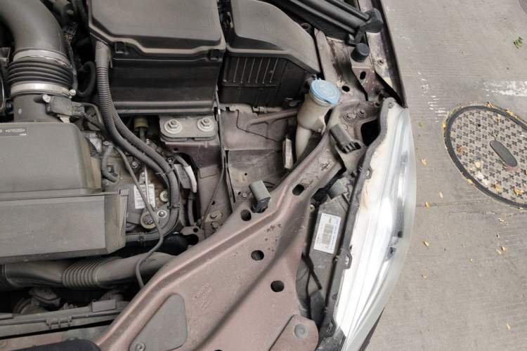 Used Volvo XC60 2015 T5 AWD Zhiyuan Edition Engine Bay Left