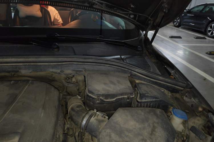 Used Volvo XC60 2015 T5 Smart Upgrade Model Engine Bay Left