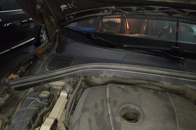 Used Volvo XC60 2015 T5 Smart Upgrade Model Engine Bay Right