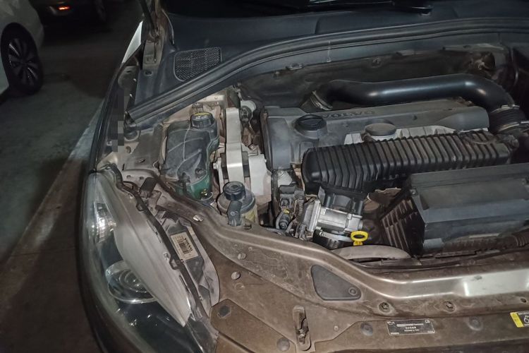 Used Volvo XC60 2015 T5 AWD Smart Drive Edition Engine Bay Right