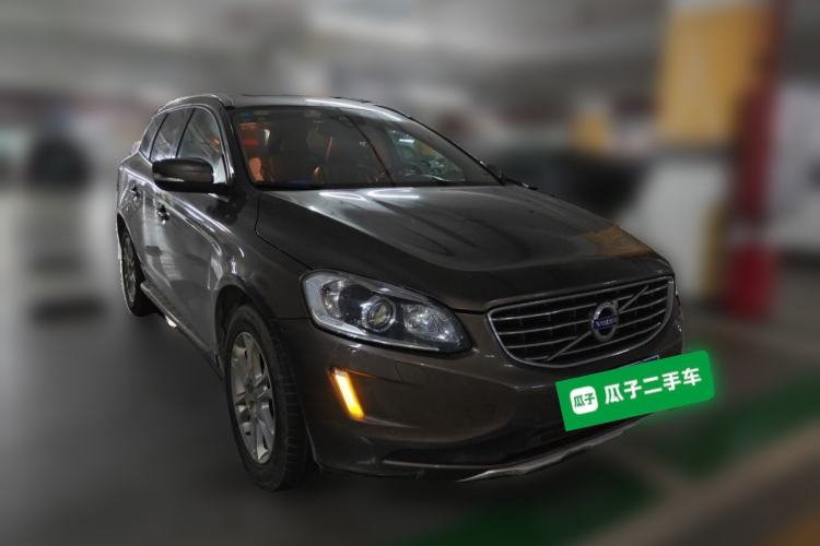 Used Volvo XC60 2015 T5 Smart Upgrade Model Front Right 45 Deg