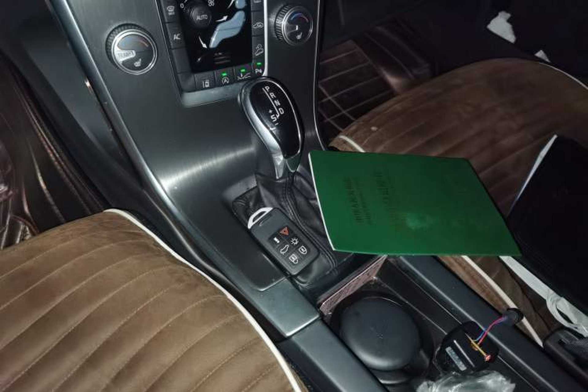 Used Volvo XC60 2015 T5 AWD Zhiyuan Edition Gear Lever