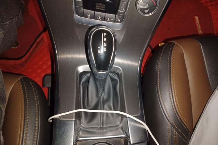 Used Volvo XC60 2015 T5 AWD Smart Drive Edition Gear Lever