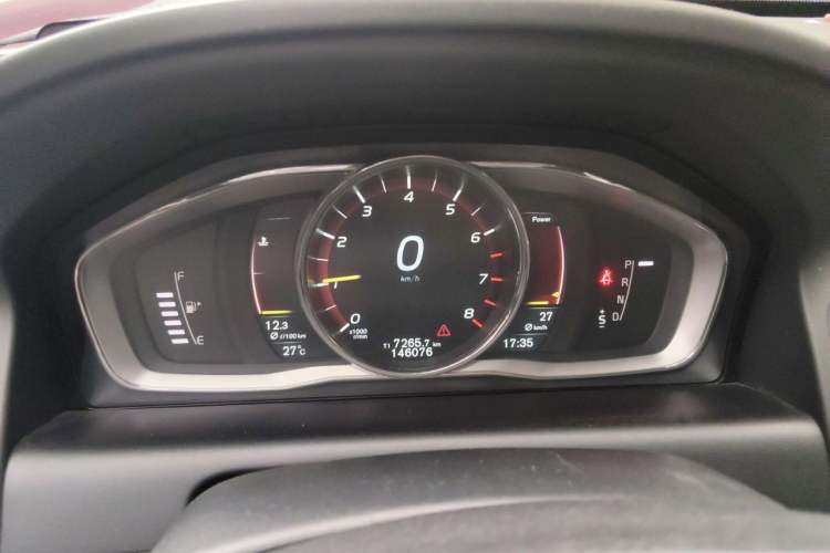 Used Volvo XC60 2015 T5 AWD Zhiyuan Edition Instrument Cluster