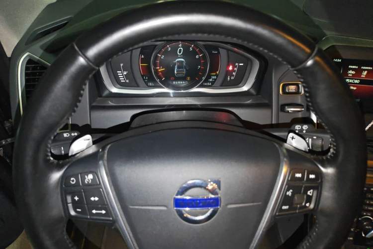 Used Volvo XC60 2015 T6 AWD Smart Version Instrument Cluster