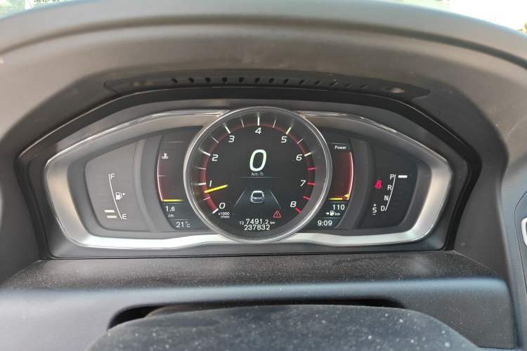 Used Volvo XC60 2015 T5 AWD Zhiyuan Edition Instrument Cluster