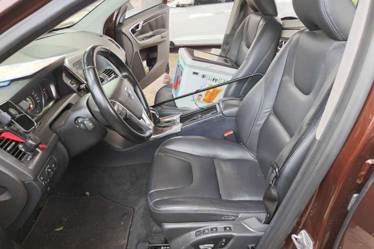 Used Volvo XC60 2015 T5 Smart Upgrade Model Left Front Seat