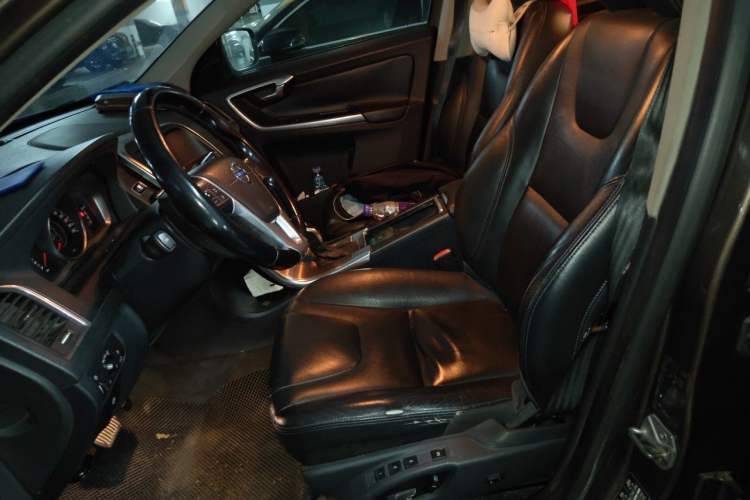 Used Volvo XC60 2015 T5 Smart Upgrade Model Left Front Seat