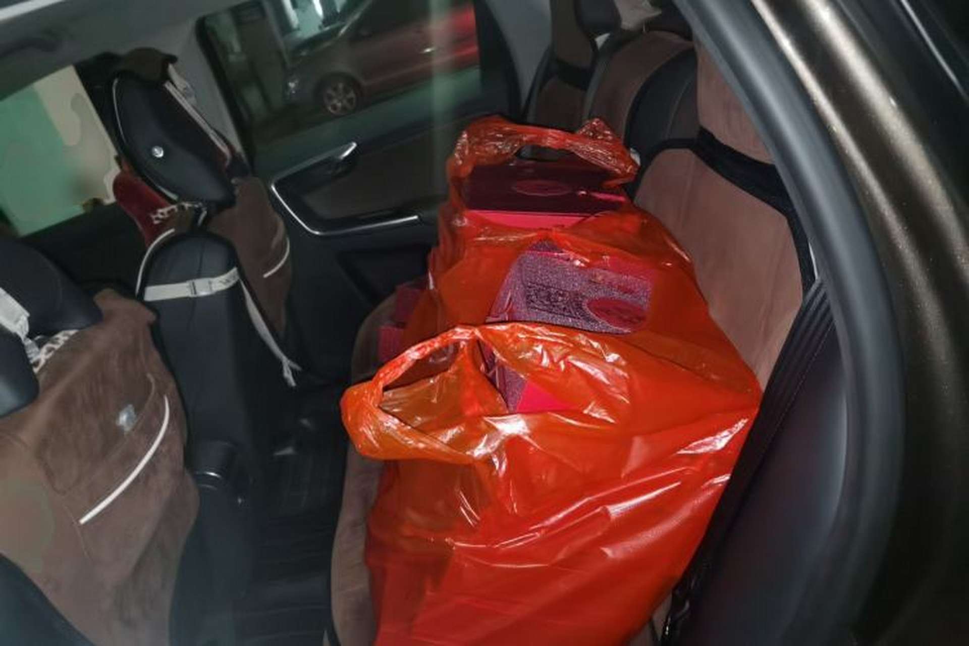 Used Volvo XC60 2015 T5 AWD Zhiyuan Edition Left Rear Seat