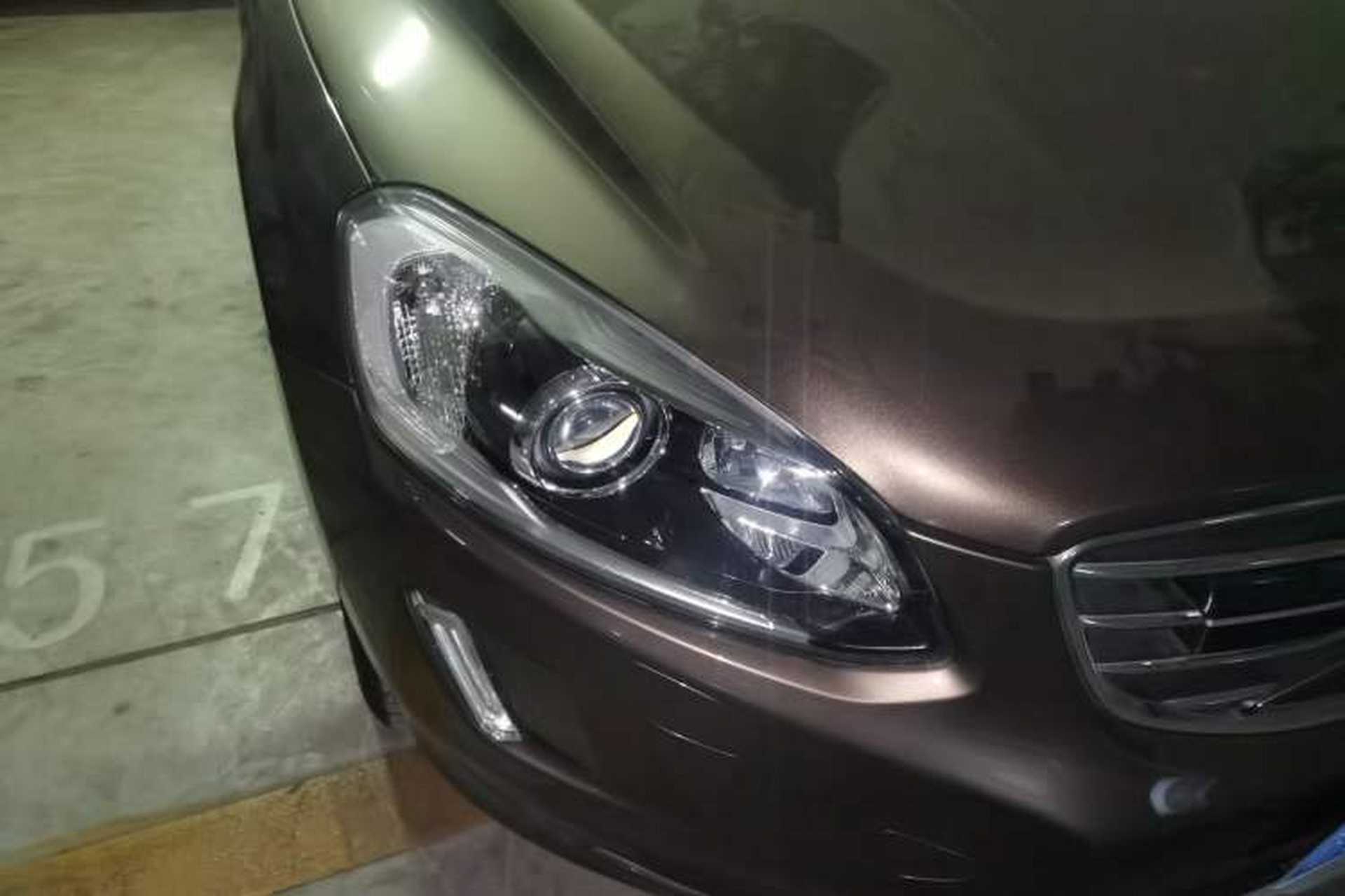 Used Volvo XC60 2015 T5 AWD Zhiyuan Edition Right Front Headlight