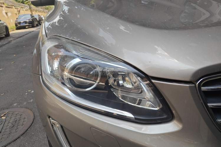 Used Volvo XC60 2015 T5 Smart Upgrade Model Right Front Headlight