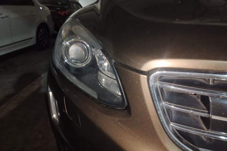 Used Volvo XC60 2015 T5 AWD Smart Drive Edition Right Front Headlight